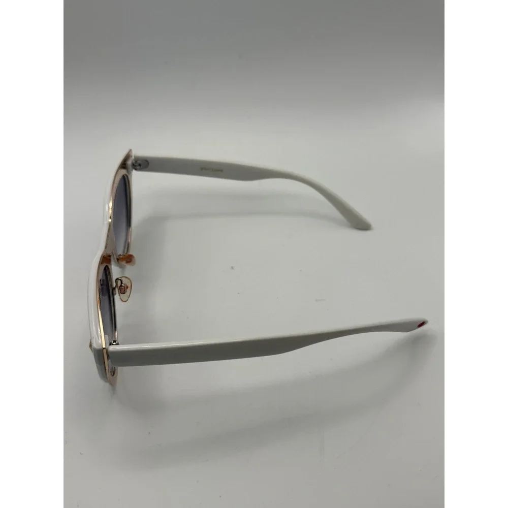 Betsey‎ Johnson White Gold Star Studded Cat Eye Sunglasses SR0422 Gradient Lens